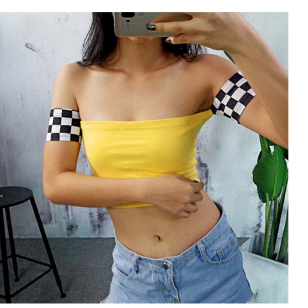 Checkered Short Sleeve Crop Top - Picture 2 of 7